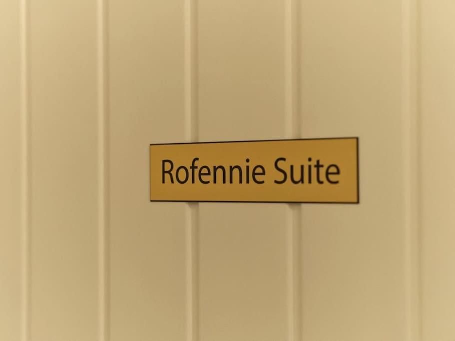 Rofennie Suite -Luxury Ensuite Room! Maidstone Buitenkant foto