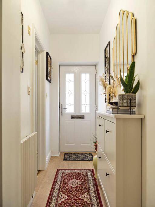 Rofennie Suite -Luxury Ensuite Room! Maidstone Buitenkant foto